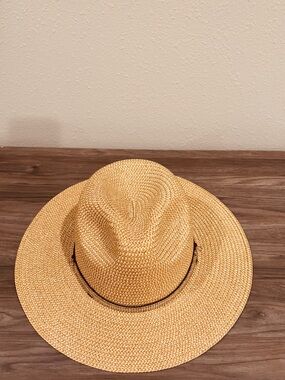Classic Straw Fedora Hat Natural Tan Summer Beach Coastal Resort Wear Travel